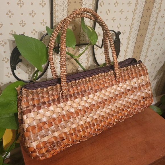 Handbags - Vintage wicker clutch